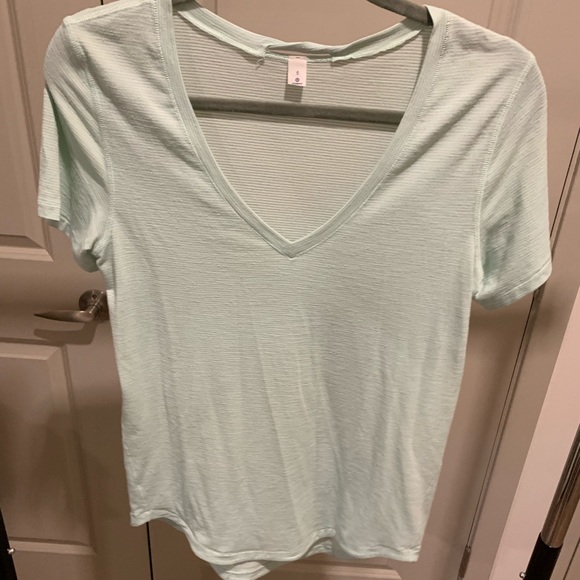 lululemon athletica Tops - Lululemon Mint Green Short Sleeve Tee, Size 6